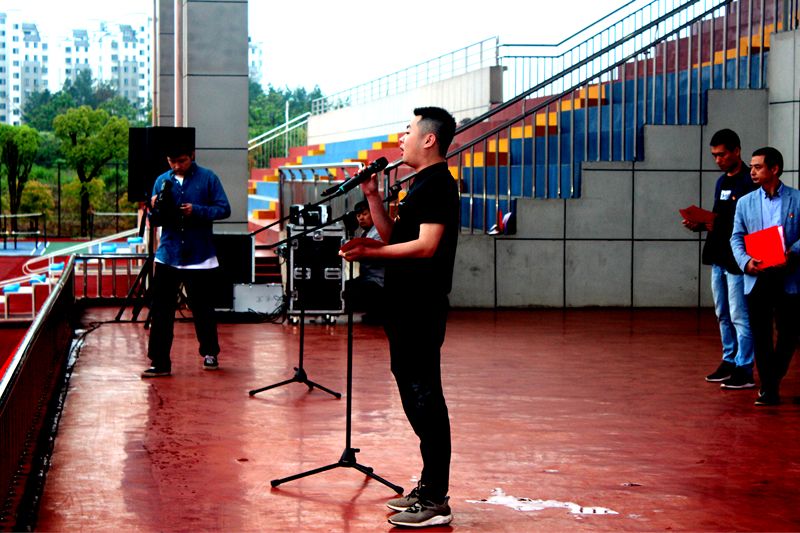 争做爱国急先锋 勇当时代弄潮儿