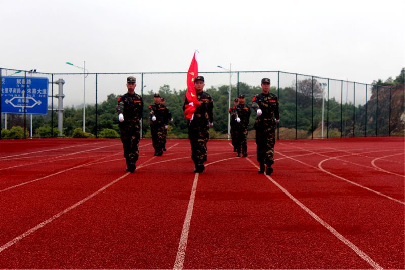 争做爱国急先锋 勇当时代弄潮儿