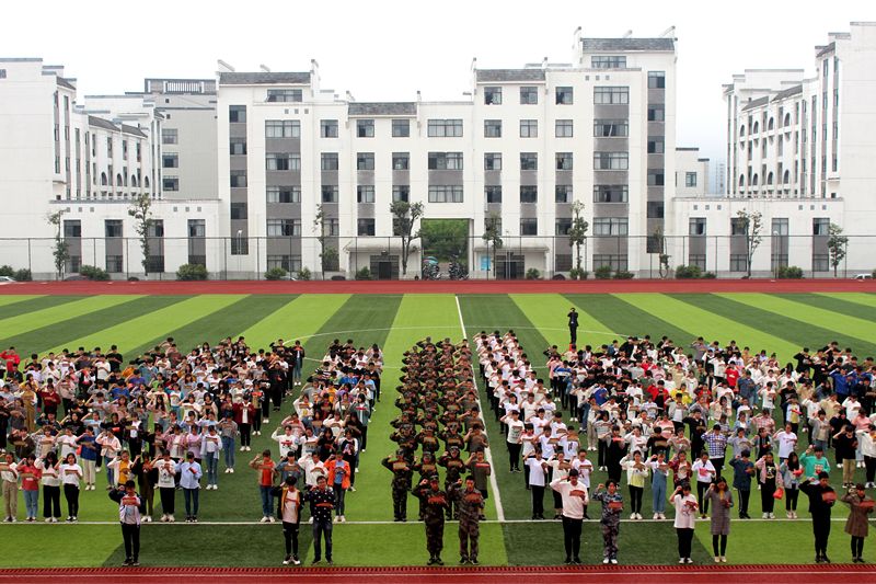 争做爱国急先锋 勇当时代弄潮儿