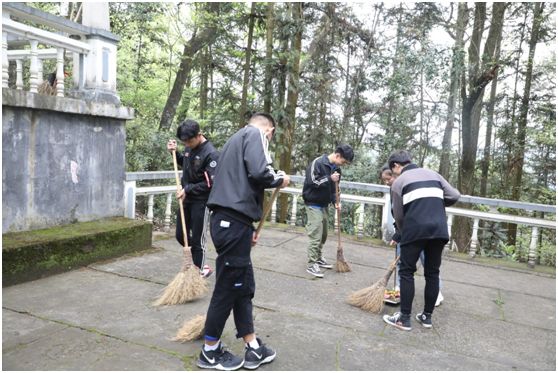 bc体育app下载清明节烈士陵园祭扫活动