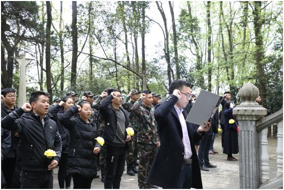 bc体育app下载清明节烈士陵园祭扫活动