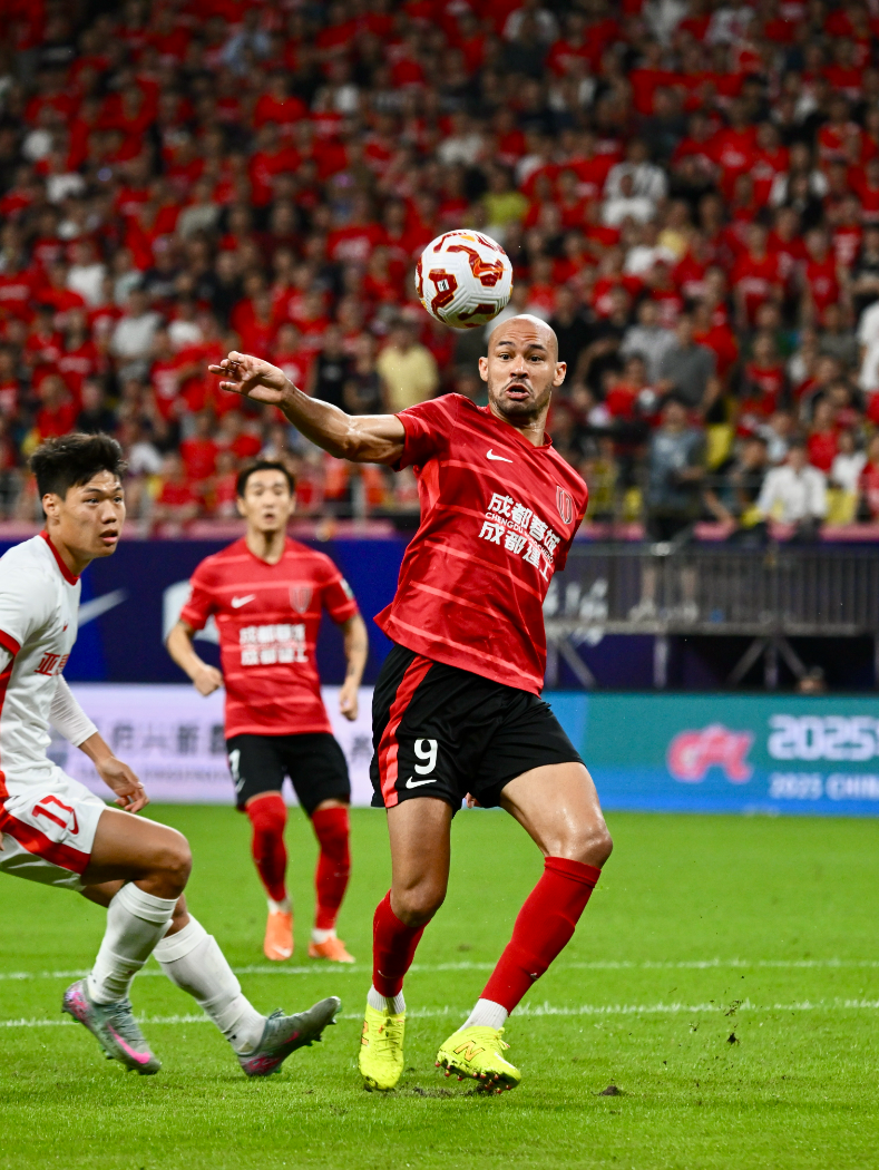 1比0！赢了！捍卫中超“榜一大哥”插图7