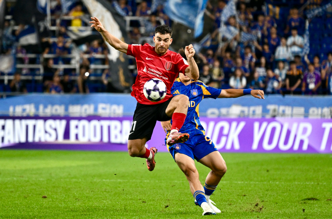 成都蓉城，亚冠首秀！球迷高喊：继续战斗插图2