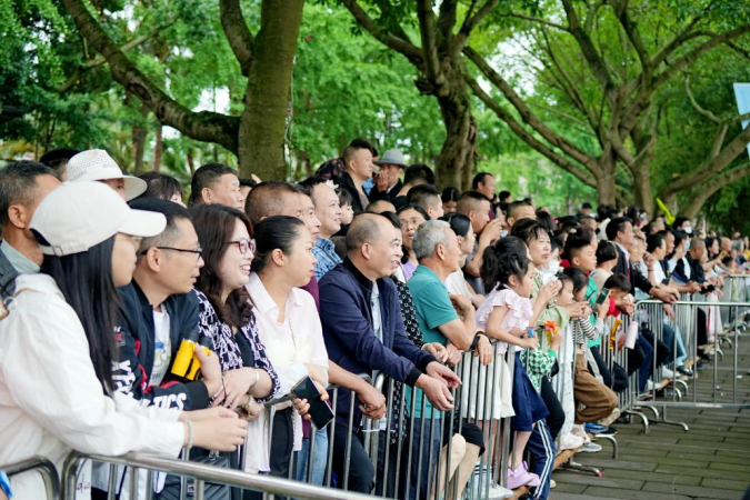 龙舟破浪！首日700万+激情同框的名场面→插图7