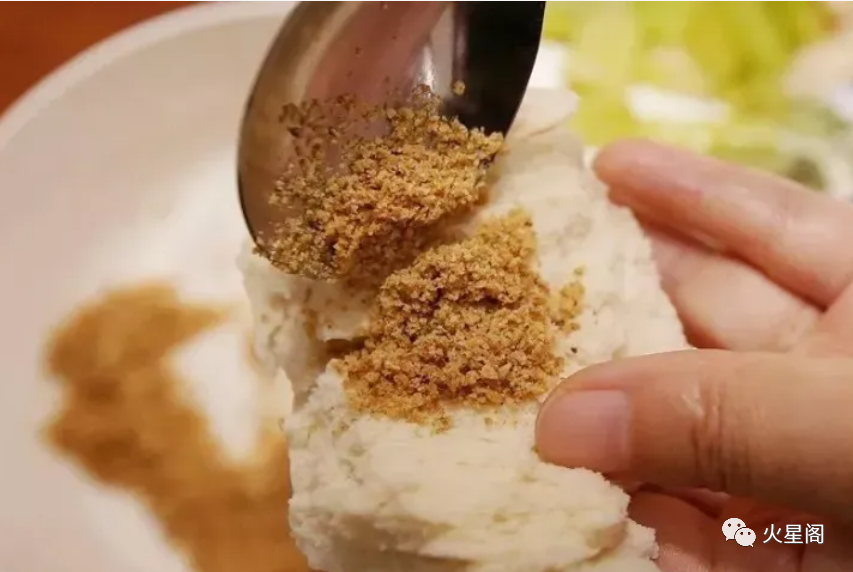 芝麻盐，外地人都不知道是啥，河南人却都吃过，你还记小时候那香味吗？