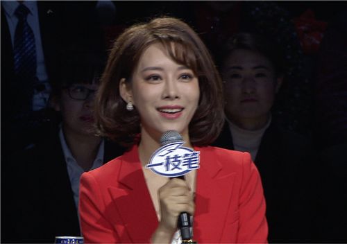 刘丽萍,王琳,支雅南,赵予,刘旋今晚三位评委分别是辛凯,吴沁,李军今晚