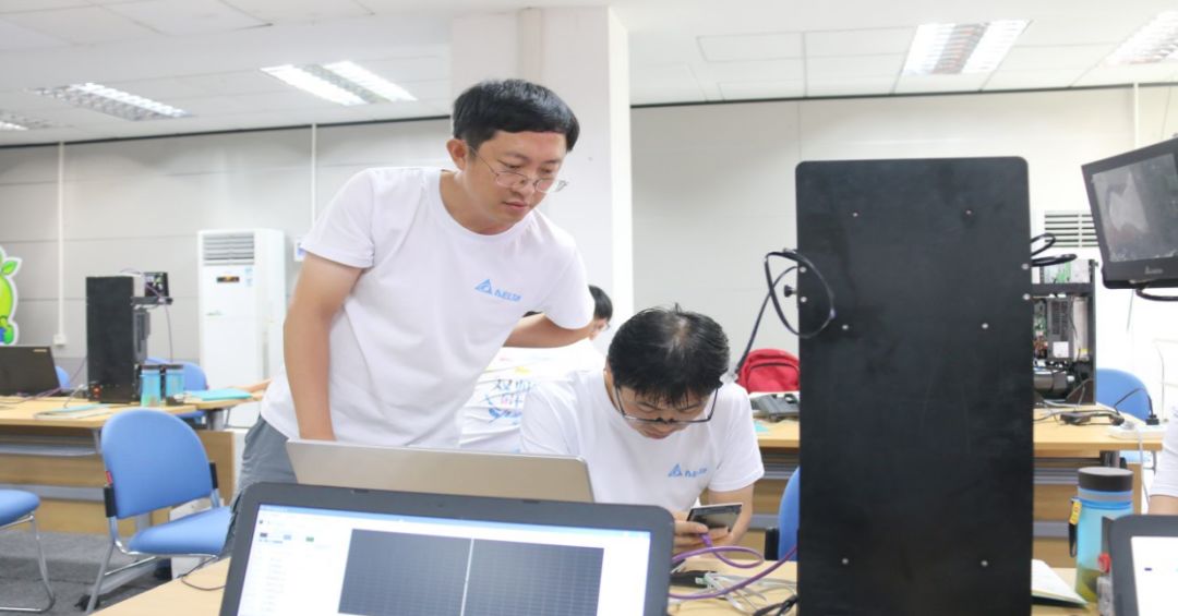 【學(xué)在中達(dá)】校企攜手 智造人才—記2018年雙師研習(xí)營暨臺(tái)達(dá)班夏令營