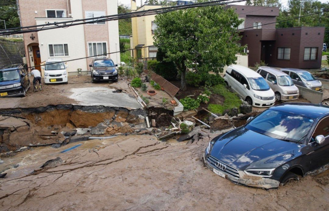但确实是说来就来毫无防备总觉得地震离自己很远引起的温哥华余震应该