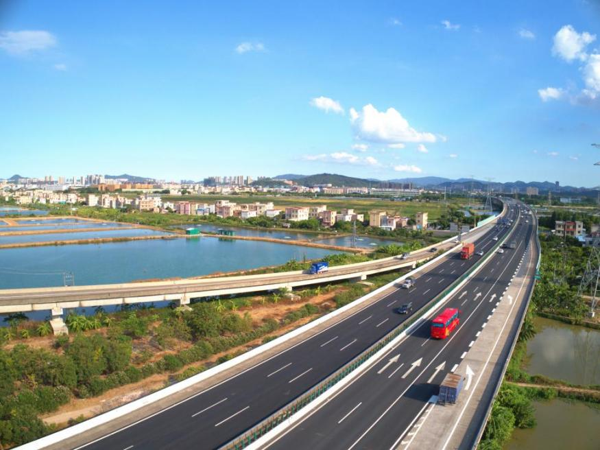 广澳高速改扩建工程8小时拆除一座超千吨跨线桥