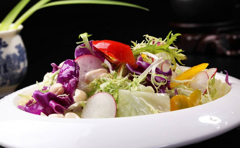 (你吃到的果蔬大拌菜,也同为其他菜品的配菜)