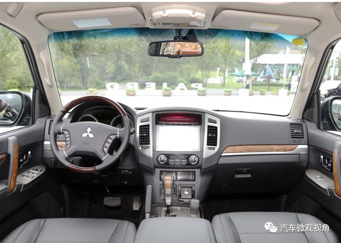 新款三菱帕杰罗上市，40万内，4款车型，能火么？