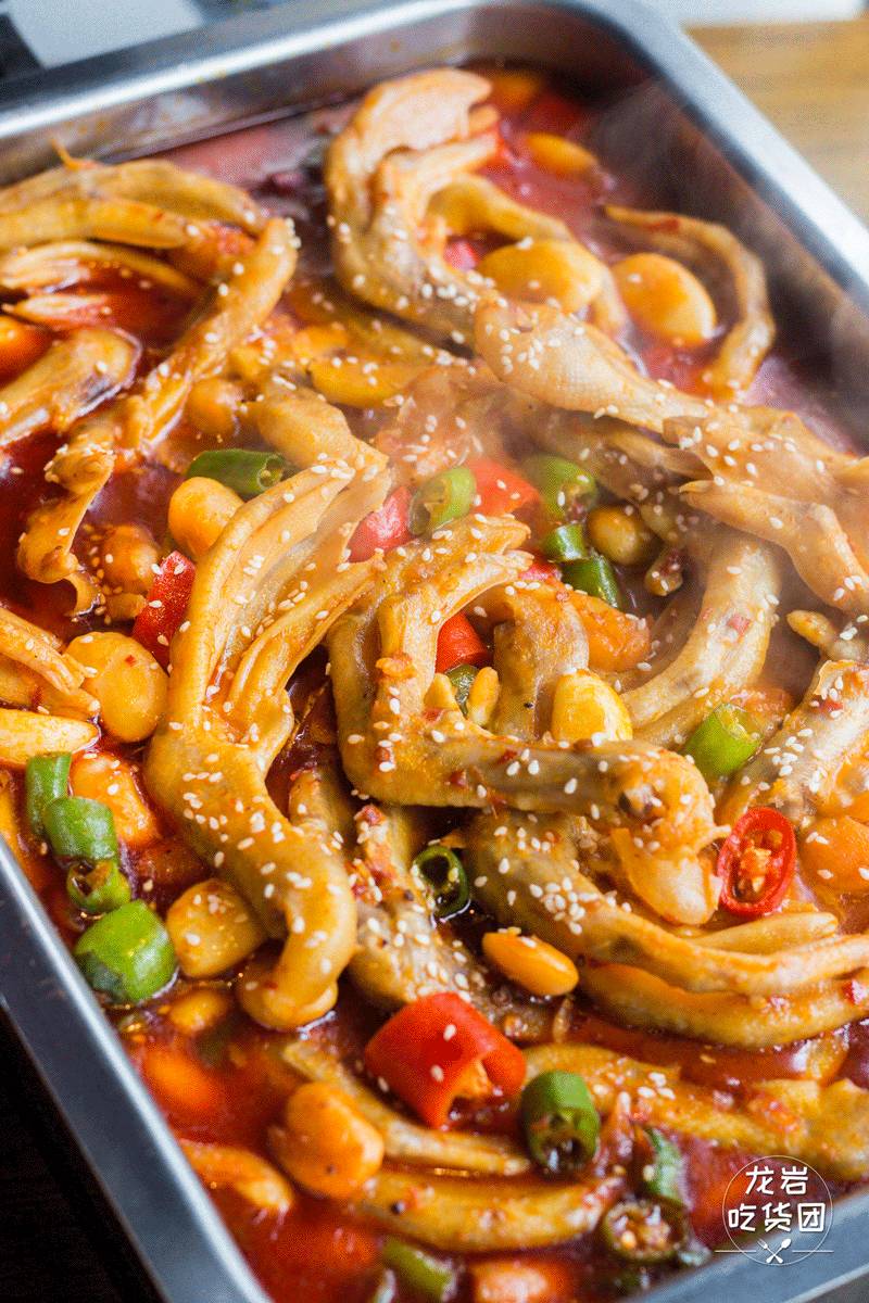 黯然销魂掌,看到一大盆鸭爪,是挺销魂的啊.