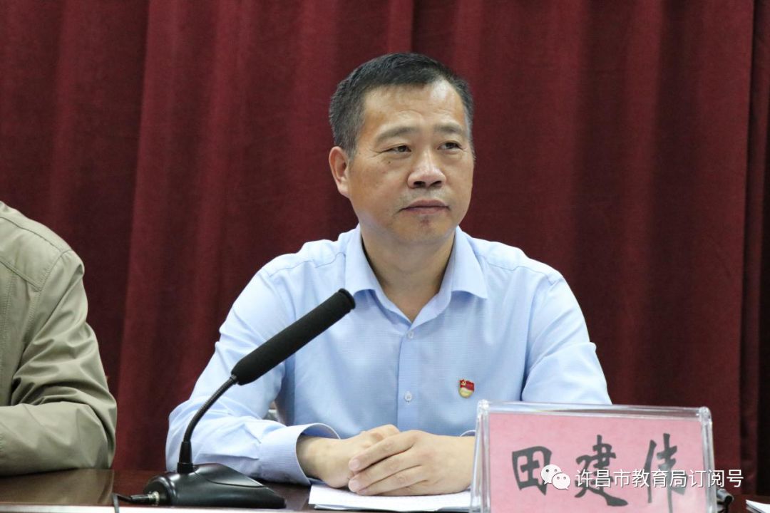 该校校长田建伟强调,许昌高中正处于快速拉升,快速发展的关键时期,要