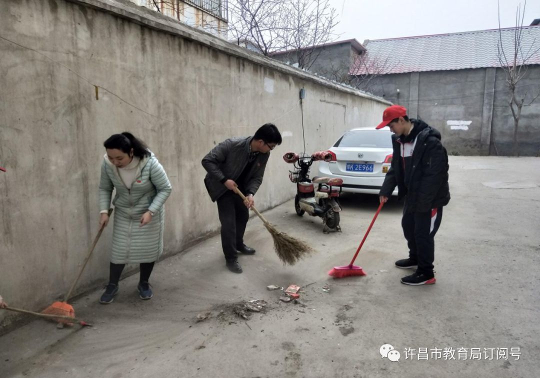 许昌市十二中组织志愿者到社区开展服务活动-泛亚电竞官方入口(图1)