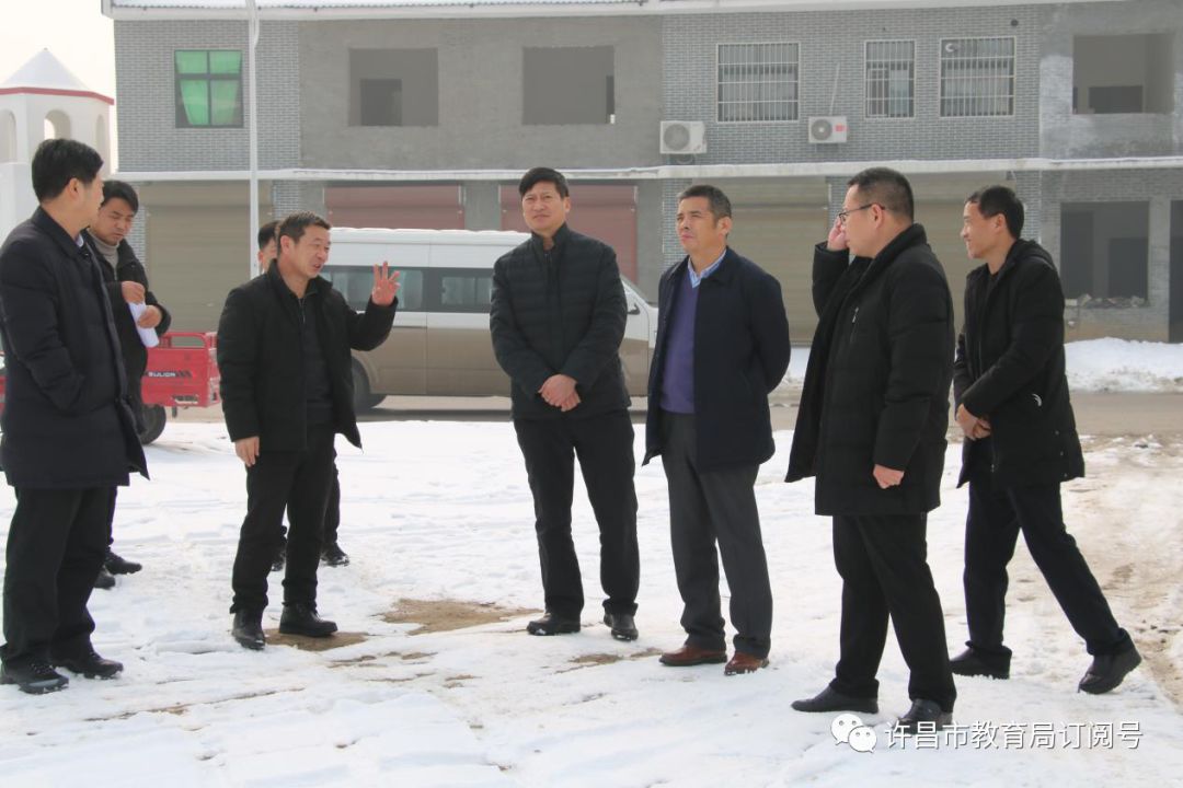 资金投入等相关资料,并分组对建安中学,龙泉街小学,张潘镇一中小学部