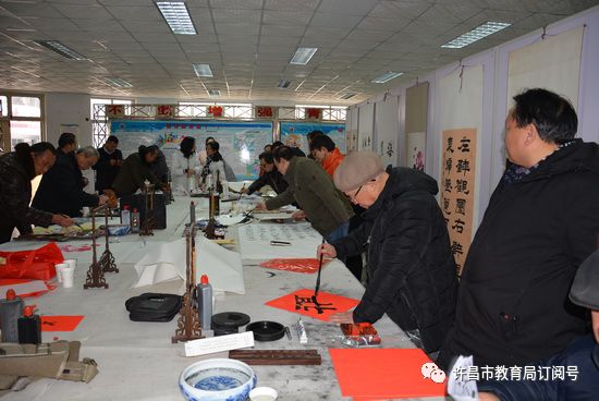 许昌市十二中教育集团开展书画名家进校园送春联活动【雷火电竞首页】(图4)