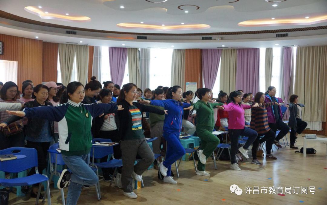 许昌实验幼儿园成功举行全国教学名家陈冬华工作室研修活动_半岛官方下载入口(图2)