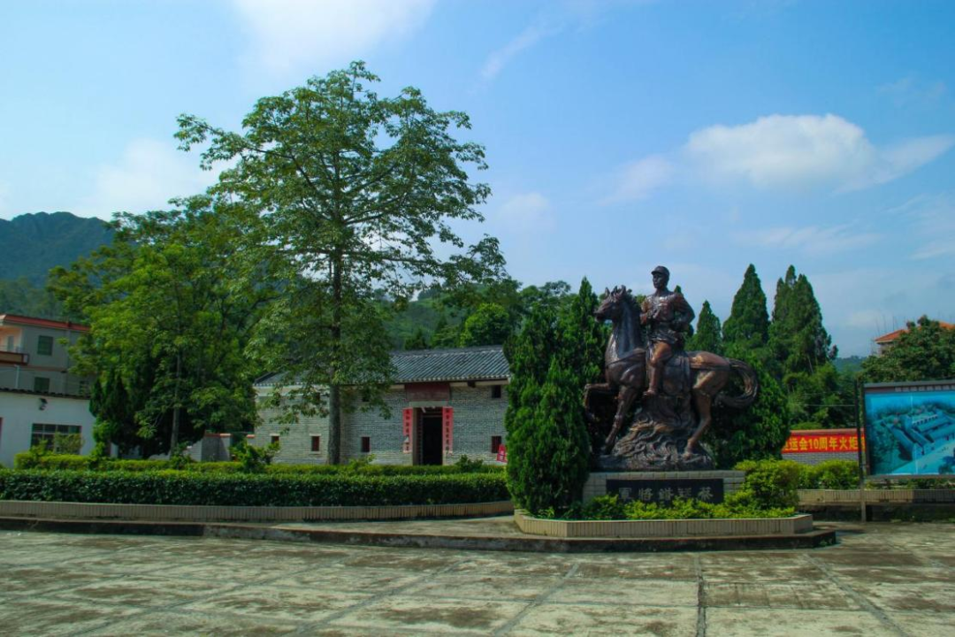 您好我叫罗镜以后请多多关照