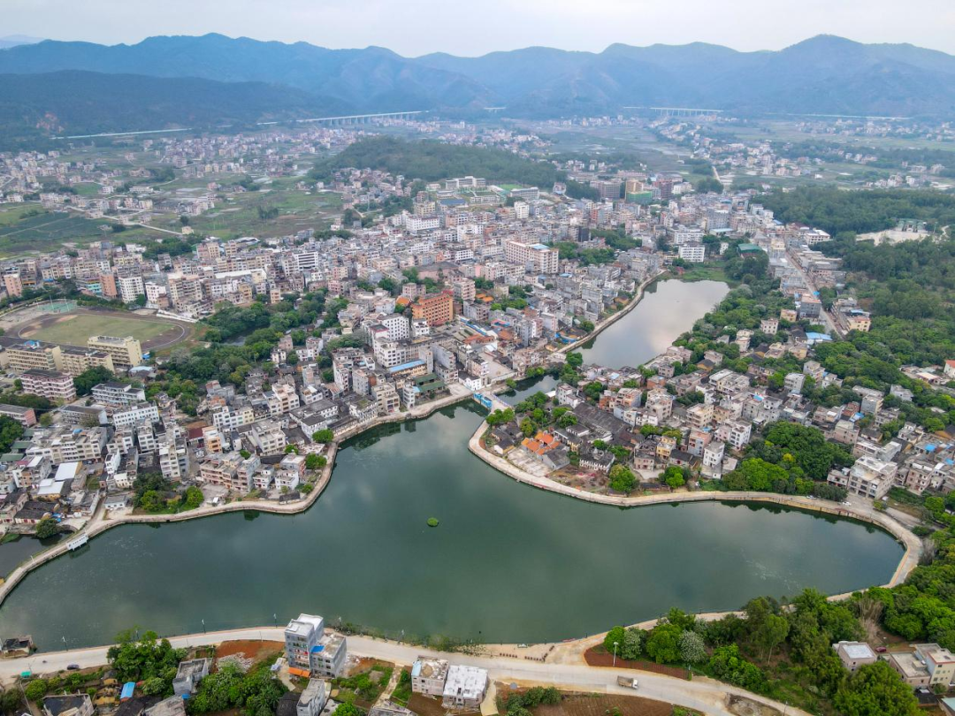 您好我叫罗镜以后请多多关照