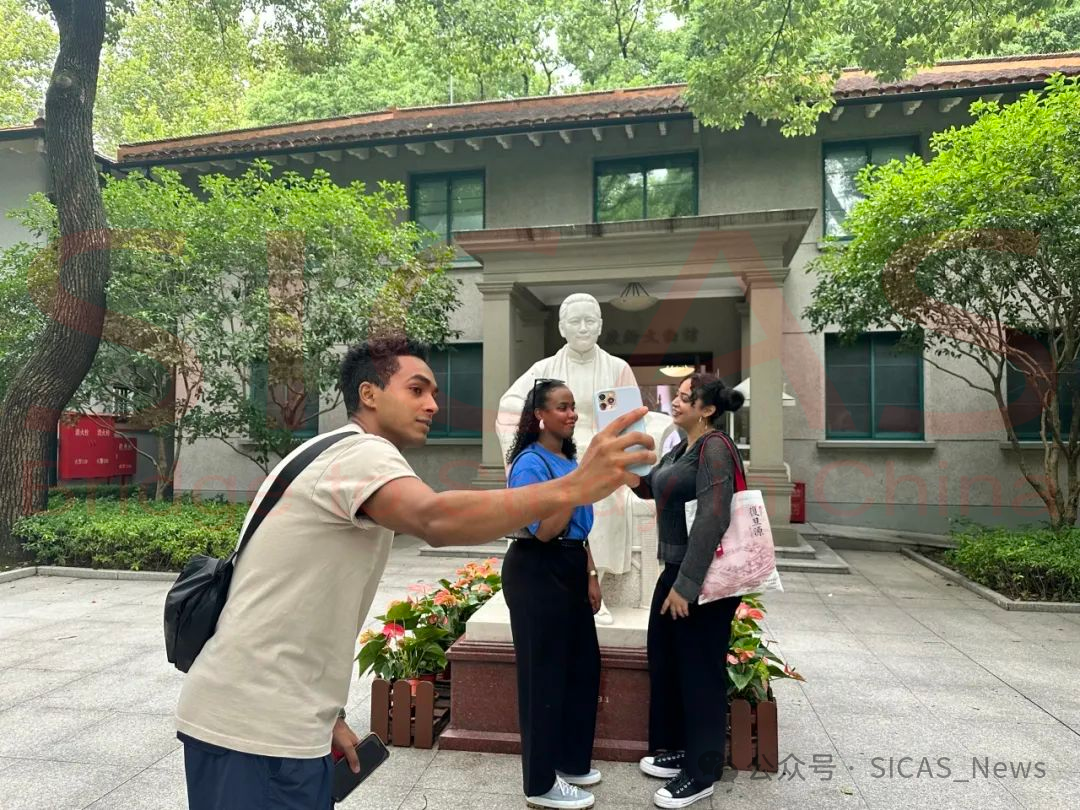 Shanghai Jiao Tong University 'One Day CITYWALK'