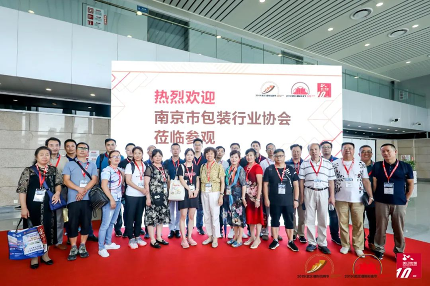 深圳瓦楞盒包裝印刷_瓦楞包裝彩箱_瓦楞盒禮盒蓋子折疊方法