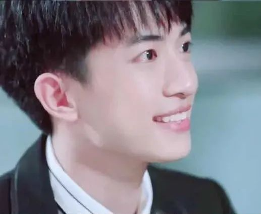 【男神】“北大杨洋”帅翻全网！一张神颜生图吸粉2000万：妈呀，我恋爱了（组图） - 66