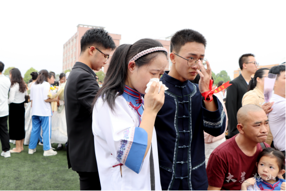 十八而志大任始承独山高级中学举行2024届成人礼暨高考誓师大会