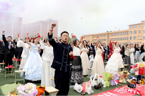 十八而志大任始承独山高级中学举行2024届成人礼暨高考誓师大会