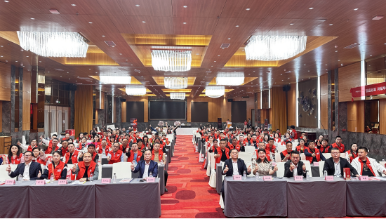 微光已現(xiàn)、何懼遠(yuǎn)航，澳克士照明總經(jīng)理潘振華引領(lǐng)視播時(shí)代再啟航