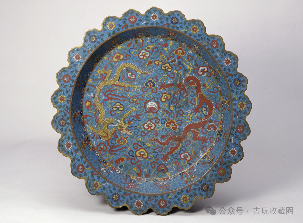 明万历 掐丝珐琅缠枝灵芝纹花口盘