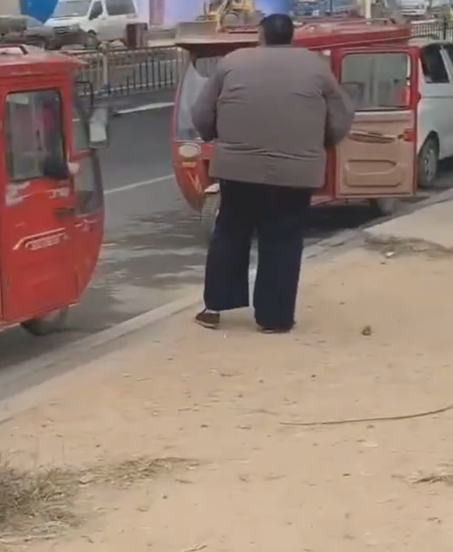 【爆笑】我在X宝买了一套JK制服，把试穿照发给男朋友后..？网友笑疯：哈哈哈太刺激（组图） - 49