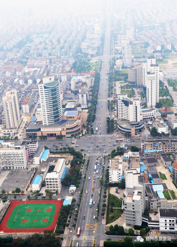 扬州的人都应该听过一句话 "唐宋元明清,从古看到今" 说的是文昌路