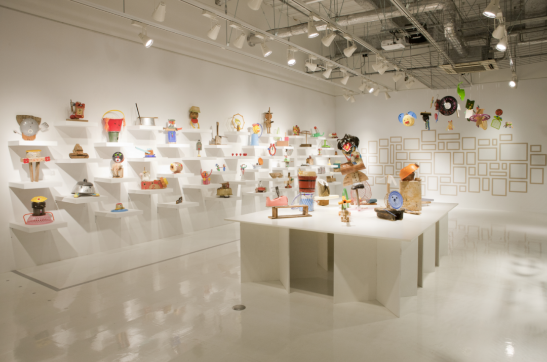 muji开美术馆了?盒子摆展台,"一贫如洗"式设计?