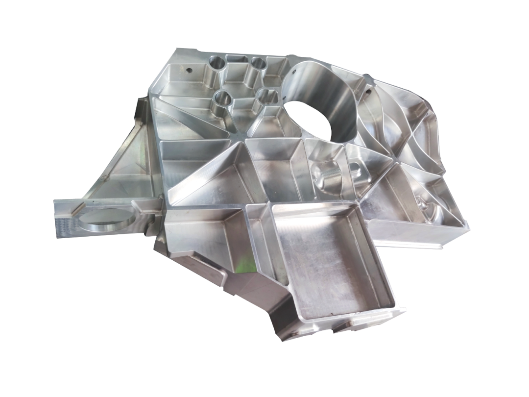 埃弗米CMX-110U：新一代天车式箱中箱五轴联动加工中心重磅登场