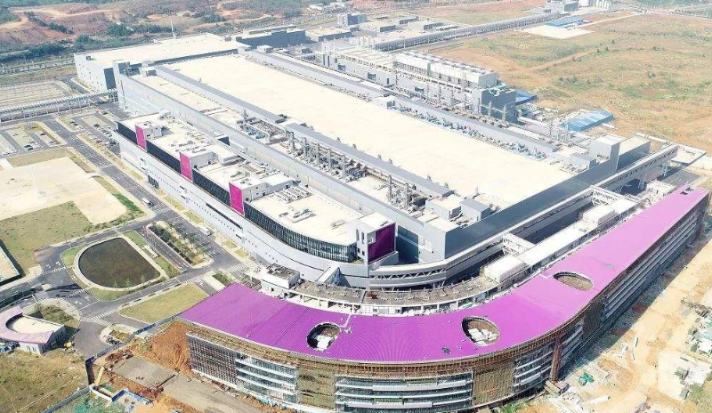 2条4g还是1条8g内存好_内存窄条和宽条区别_国产内存条