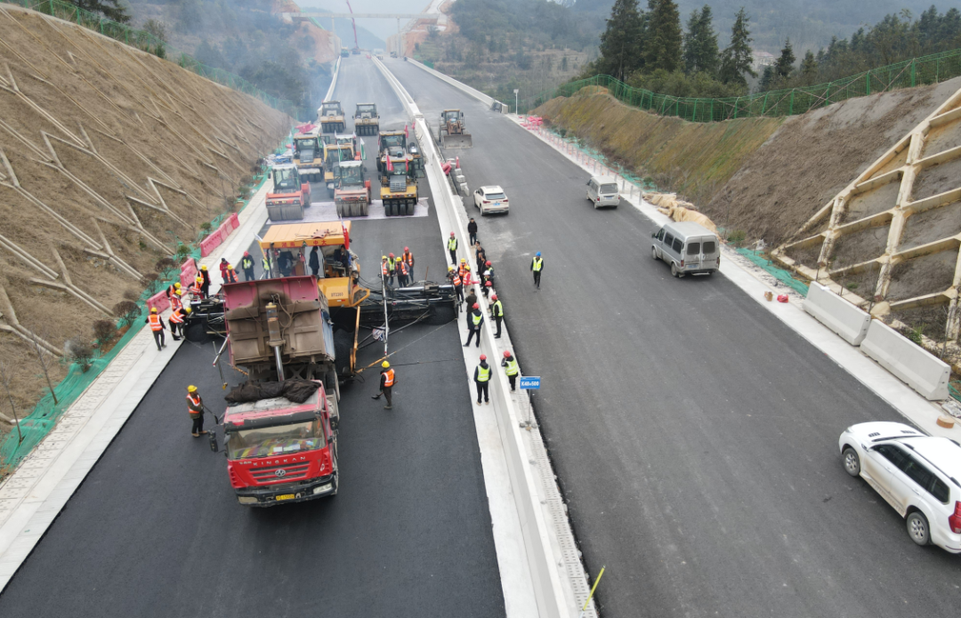 确保按期通车沅辰高速有新进展