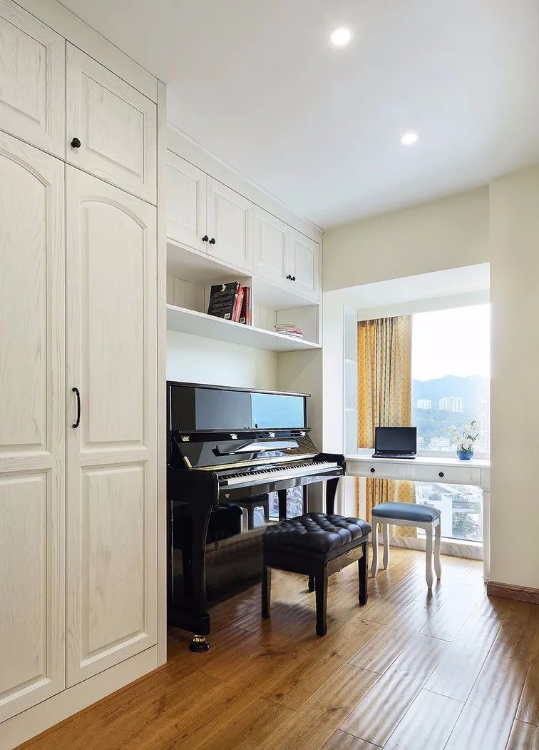 145㎡优雅美式4室2厅，蓝白色纯净视觉感！邂逅美好的浪漫生活