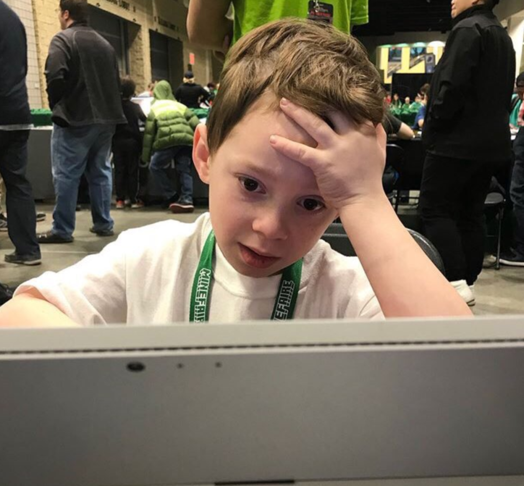 "假笑男孩"扶额.图源:网络这个结果甚至在全球也适用.