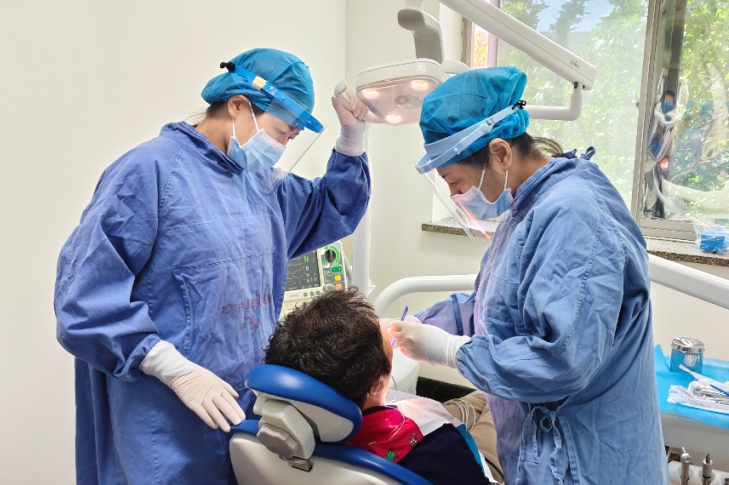 心电监护怎么开【医讯】北京中西医结合医院心电监护下拔牙门诊开诊！高风险患者拔牙也能安心无忧_https://www.jmylbn.com_新闻资讯_第6张