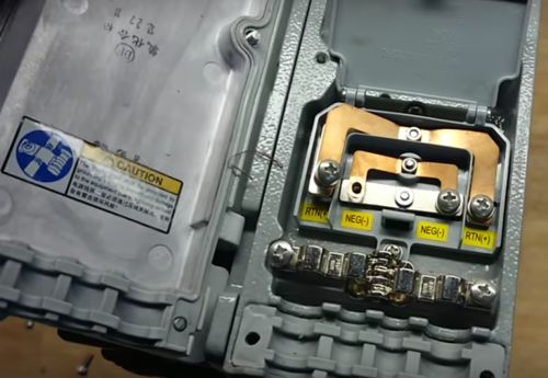 華為基站拆解曝光：PCB設計+高頻走線，完美的像藝術品！的圖4