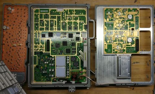 華為基站拆解曝光：PCB設計+高頻走線，完美的像藝術品！的圖10