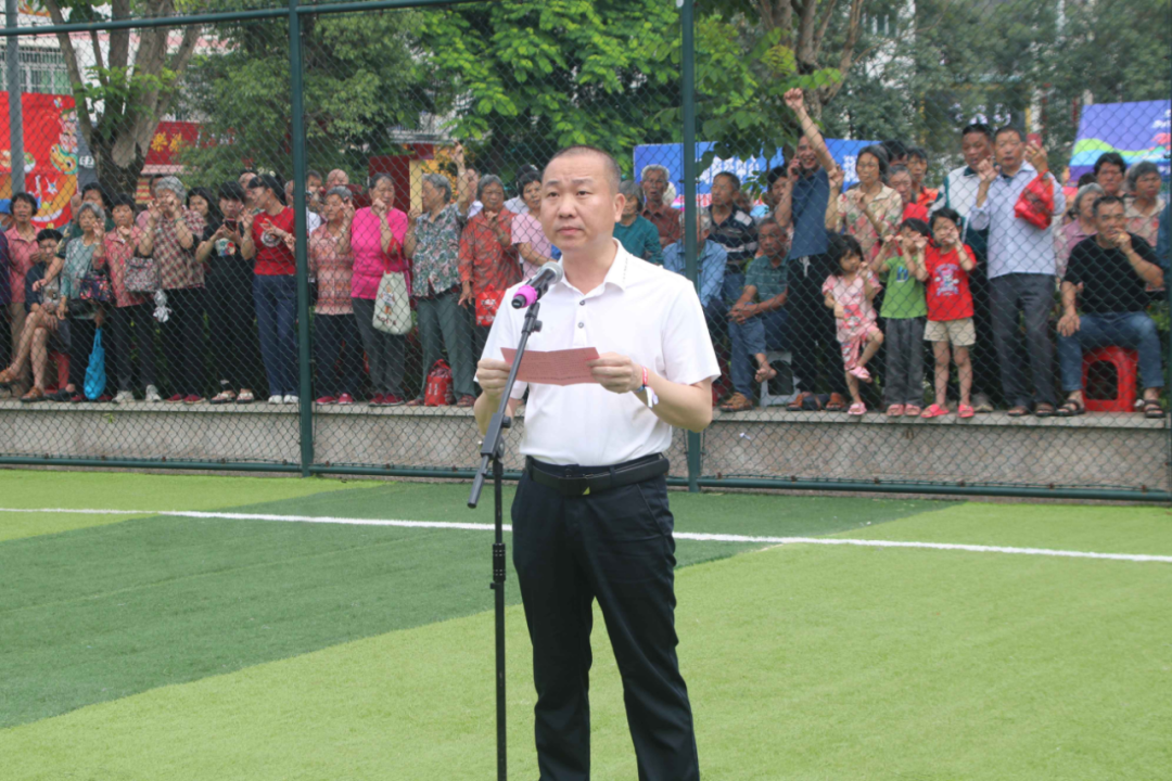 市体育局二级调研员陈颖明,五华县人民政府副县长赖俊香,五华县横陂镇