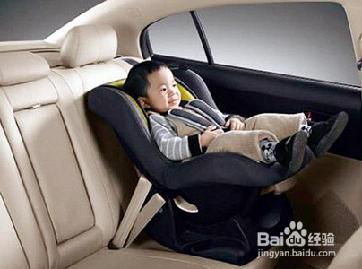 母亲开车带孩子出门，“一个动作”导致4岁女儿心跳骤停