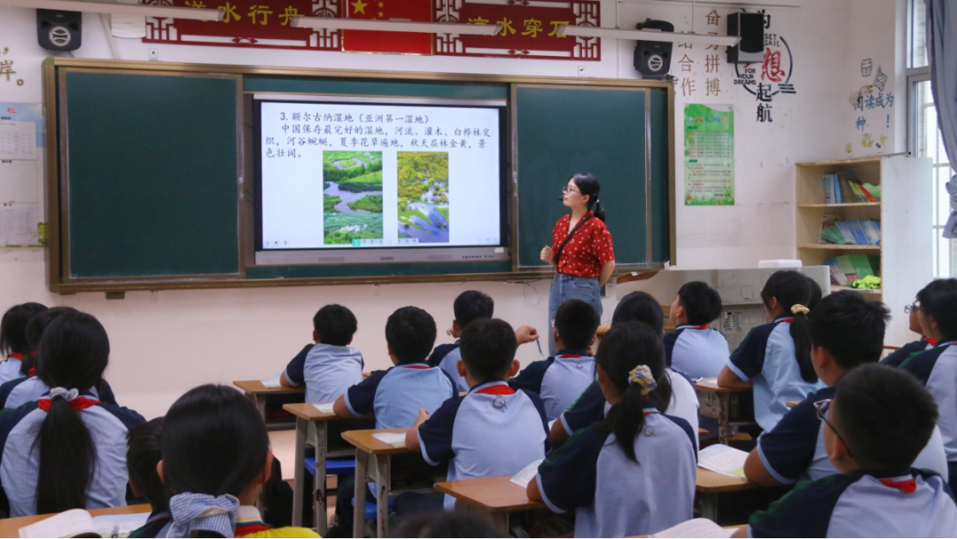 英德市第七小学。