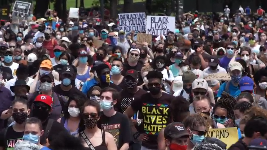 天灾人祸俱来：美国抗议再迎新高潮，热带风暴登陆，码头关闭船舶禁行 