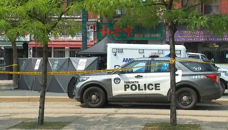 多伦多知名商场突爆枪击！人群逃窜，前一秒还在试衣服（组图） - 15