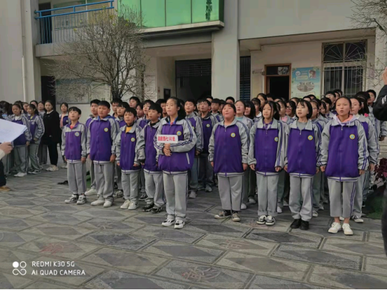 淮阳区羲城中学启航部举行“唱响国歌、唱亮队歌”比赛