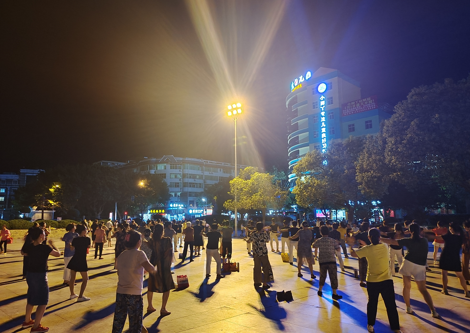 夏夜广场舞跳起来