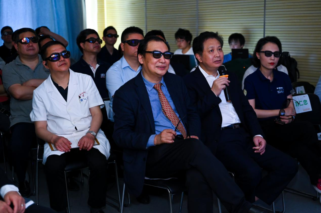 蛇牌学院是什么强强联合，共创辉煌！武汉大学中南医院-蛇牌学院（中国）华中地区神经外科培训中心顺利揭牌！_https://www.jmylbn.com_新闻资讯_第12张