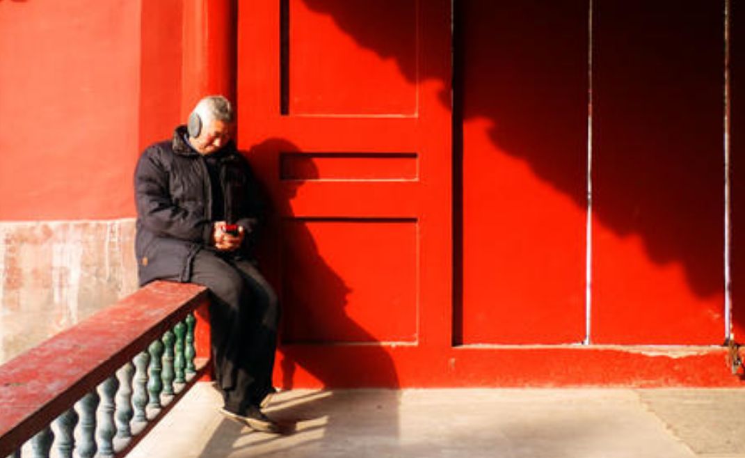 重阳思乡丨执子之手，携老同行，就像小时候他们牵着你一样！